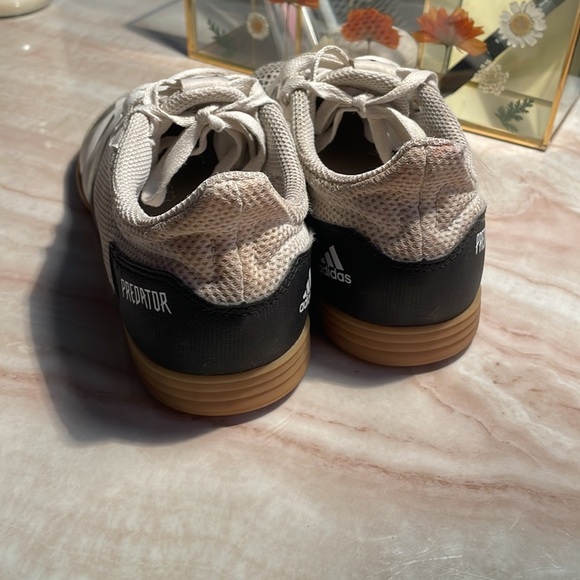 Adidas Predator youth indoor soccer shoes - Picture 4 of 6